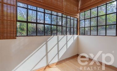 Casa en Venta en Avenida Central, Lo Cañas