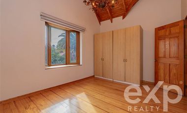 Casa en Venta en Avenida Central, Lo Cañas