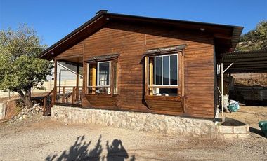 Casa en Arriendo en condominio El Almendral