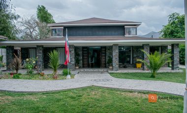 Se Vende Casa en Pirque | 400m² | Quincho Jacuzzi