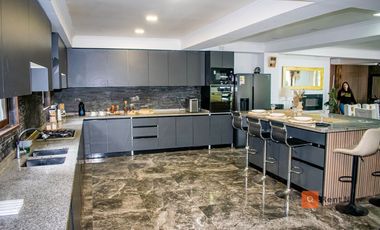 Se Vende Casa en Pirque | 400m² | Quincho Jacuzzi