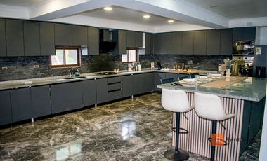 Se Vende Casa en Pirque | 400m² | Quincho Jacuzzi