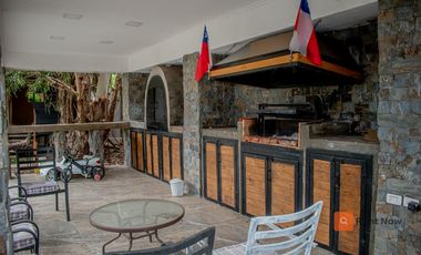 Se Vende Casa en Pirque | 400m² | Quincho Jacuzzi