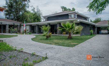 Se Vende Casa en Pirque | 400m² | Quincho Jacuzzi