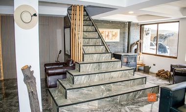 Se Vende Casa en Pirque | 400m² | Quincho Jacuzzi