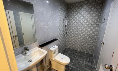 4-Bedroom House with Private Pool for Rent