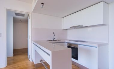 Al Rio - alquiler departamento 2 ambientes c/ cochera - vista abierta