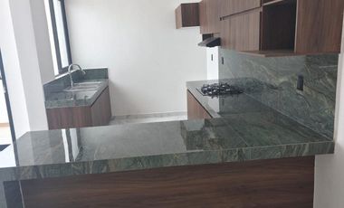 CASA EN VENTA DE 3 NIVELES EN RESIDENCIAL EL DIAMANTE