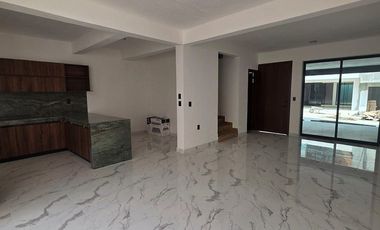 CASA EN VENTA DE 3 NIVELES EN RESIDENCIAL EL DIAMANTE