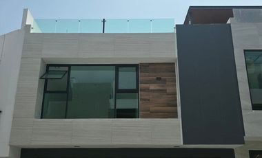 CASA EN VENTA DE 3 NIVELES EN RESIDENCIAL EL DIAMANTE