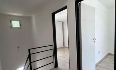 Dúplex en Alquiler de 2 Dormitorios c/ Patio y Asador en Barrio Yapeyu