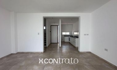 Dúplex en Alquiler de 2 Dormitorios c/ Patio y Asador en Barrio Yapeyu