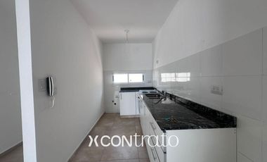 Dúplex en Alquiler de 2 Dormitorios c/ Patio y Asador en Barrio Yapeyu
