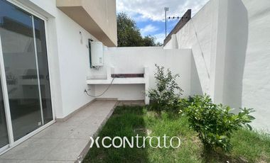 Dúplex en Alquiler de 2 Dormitorios c/ Patio y Asador en Barrio Yapeyu
