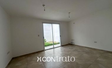 Dúplex en Alquiler de 2 Dormitorios c/ Patio y Asador en Barrio Yapeyu