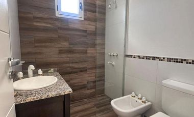 Dúplex en Alquiler de 2 Dormitorios c/ Patio y Asador en Barrio Yapeyu