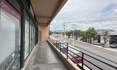 LOCAL EN RENTA CON GRAN VISIBILIDAD, QUERETARO