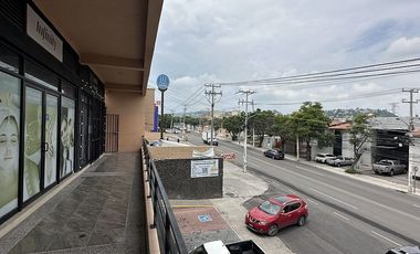 LOCAL EN RENTA CON GRAN VISIBILIDAD, QUERETARO