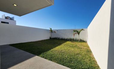 Casa en Venta Lomas del Mediterráneo, el jardín más grande