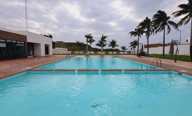 Casa en Venta en Lomas de la Rioja | Recámara en PB,Jardín y Alberca