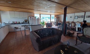 AMPLIA CASA EN ARRIENDO – IDEAL PARA EMPRESAS U OFICINAS