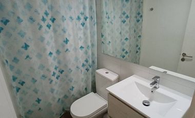 Casa en arriendo c/ estacionamiento en Peñablanca