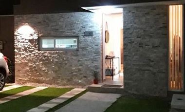 Casa en arriendo c/ estacionamiento en Peñablanca