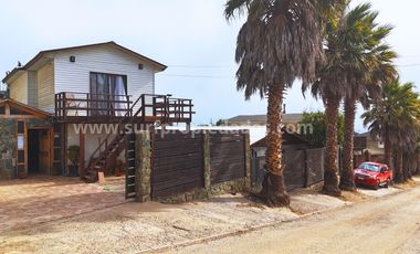 CASA DOS PISOS CON VISTA AL MAR EN CONDOMINIO