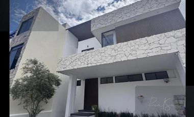 HERMOSA CASA EN VENTA EN LORETTA DOS, AL NORPONIENTE DE AGUASCALIENTES