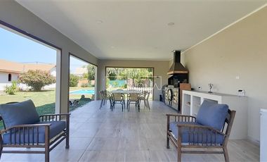 Casa en Venta en a pasos de vivero las rosas