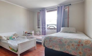 Casa en Venta en a pasos de vivero las rosas