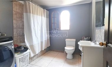 Casa en Venta en a pasos de vivero las rosas