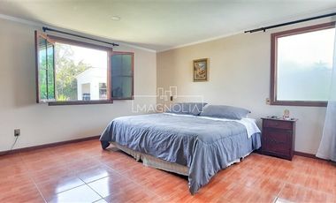 Casa en Venta en a pasos de vivero las rosas