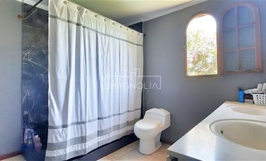 Casa en Venta en a pasos de vivero las rosas