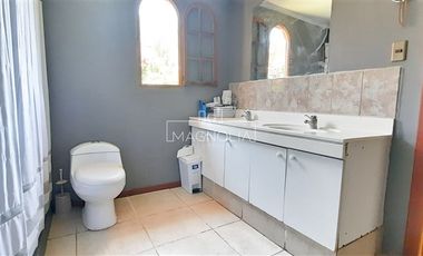 Casa en Venta en a pasos de vivero las rosas