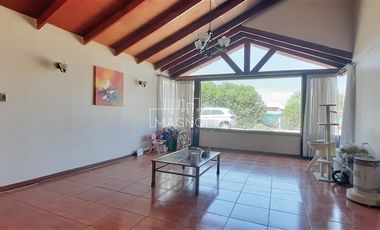 Casa en Venta en a pasos de vivero las rosas