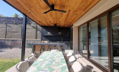 Arriendo en Chamisero, casa mediterránea a 10 min de Vitacura