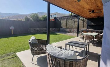 Arriendo en Chamisero, casa mediterránea a 10 min de Vitacura