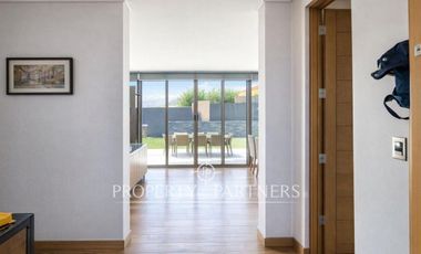 Arriendo en Chamisero, casa mediterránea a 10 min de Vitacura