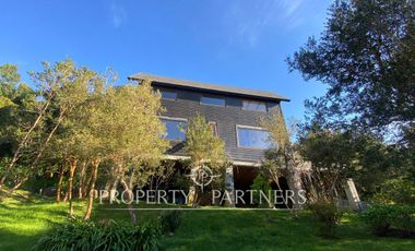 CASA BORDE LAGO RANCO