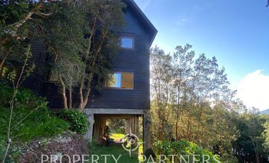 CASA BORDE LAGO RANCO