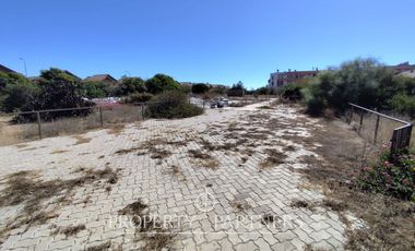 Terreno con Excelente Ubicación y Vitrina en Sector Ulriksen