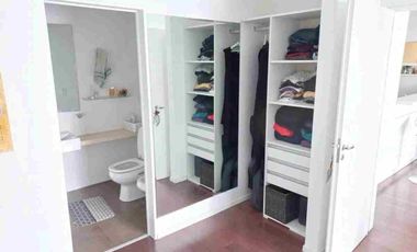 Va Urquiza, Sucre 4300 y Donado, 2 amb, 50m2, u$s 1,100 + servicios.