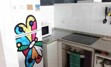 Va Urquiza, Sucre 4300 y Donado, 2 amb, 50m2, u$s 1,100 + servicios.