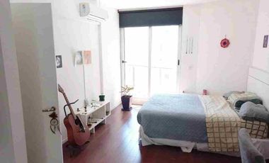 Va Urquiza, Sucre 4300 y Donado, 2 amb, 50m2, u$s 1,100 + servicios.
