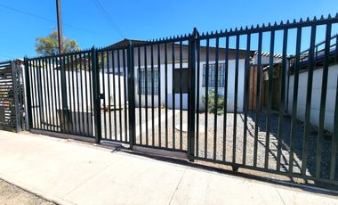 ARRIENDO CASA 2D 1B 1E - SAN FRANCISCO DE MOSTAZAL