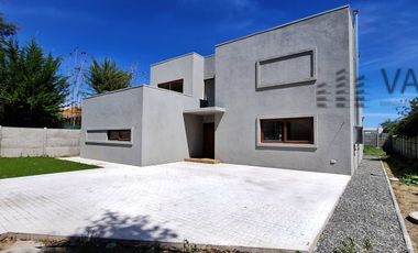 Casa  Nueva en Venta loteo Mirador de Nogales