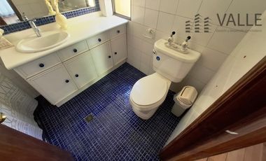 Venta de casa potencial uso comercial  Barrio El Tenis.