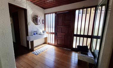 Venta de casa potencial uso comercial  Barrio El Tenis.