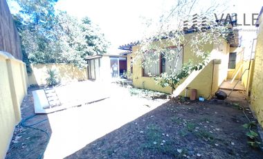 Venta de casa potencial uso comercial  Barrio El Tenis.